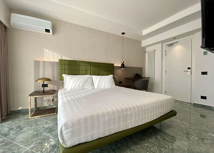 Salemare & 4* צ'פאלו