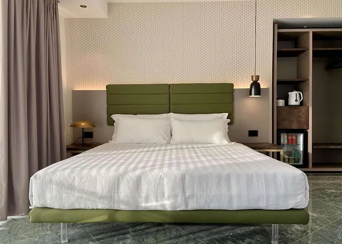 Salemare & בית הארחה 4*