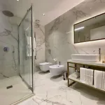 Salemare & 招待所 4*