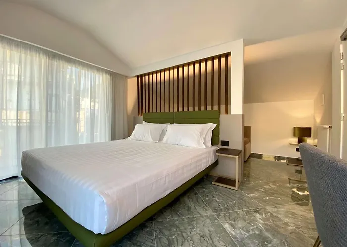 Salemare & تْشيفالو