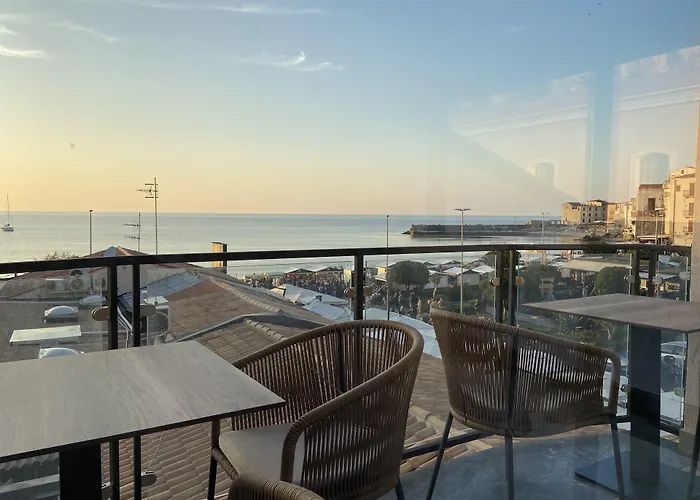 بيت ضيافة Salemare & تْشيفالو